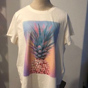 Lightweight cotton tee shirt